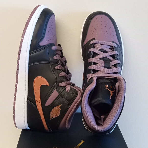 Air Jordan 1 mid se